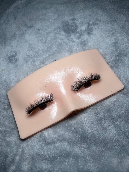 “Solar Eclipse” Mink Eyelashes